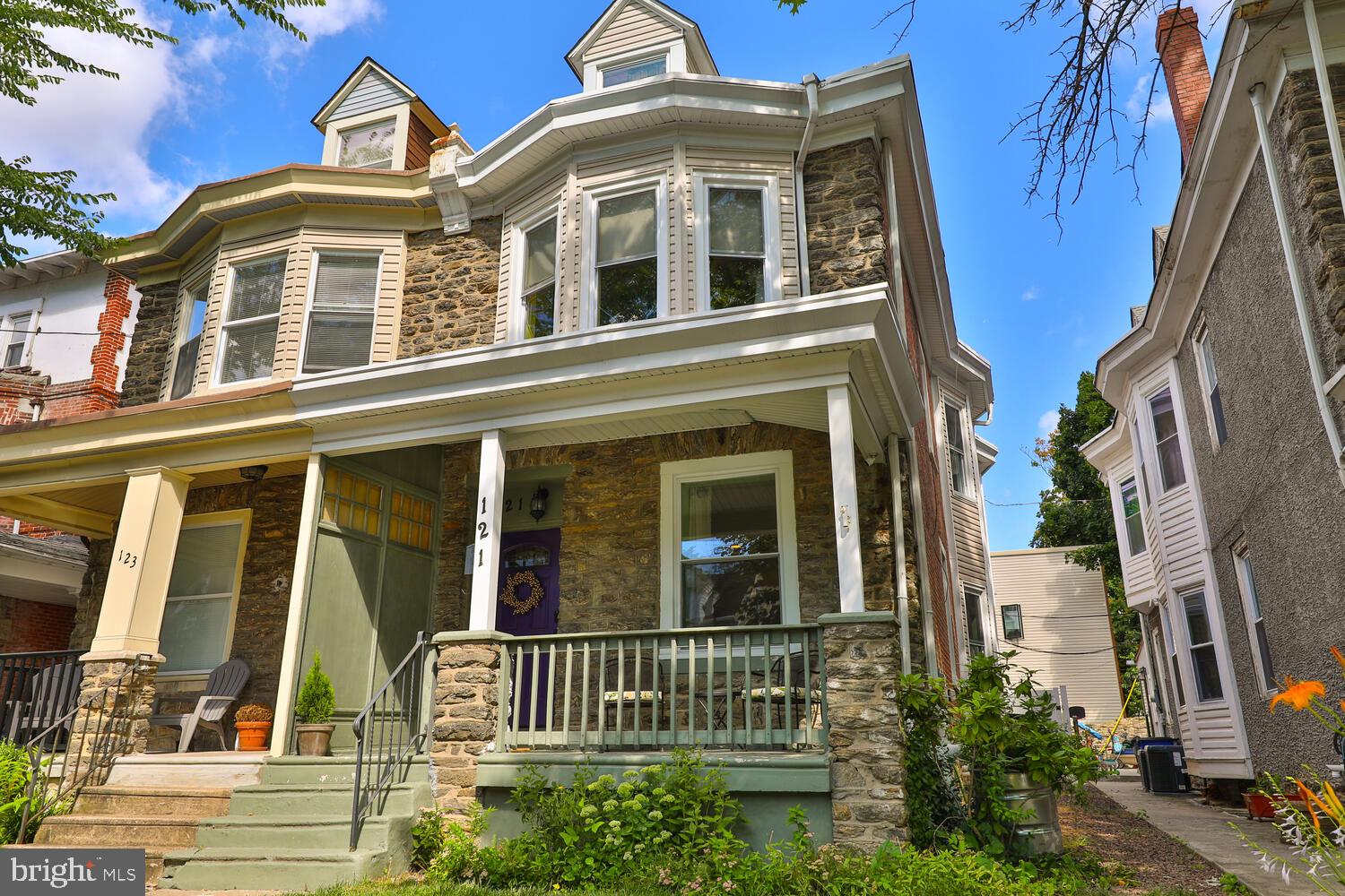 121 W Washington Ln