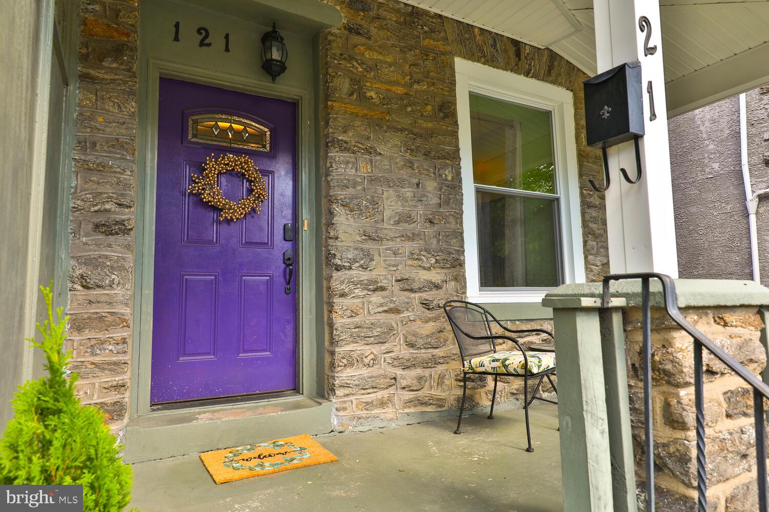 121 W Washington Ln