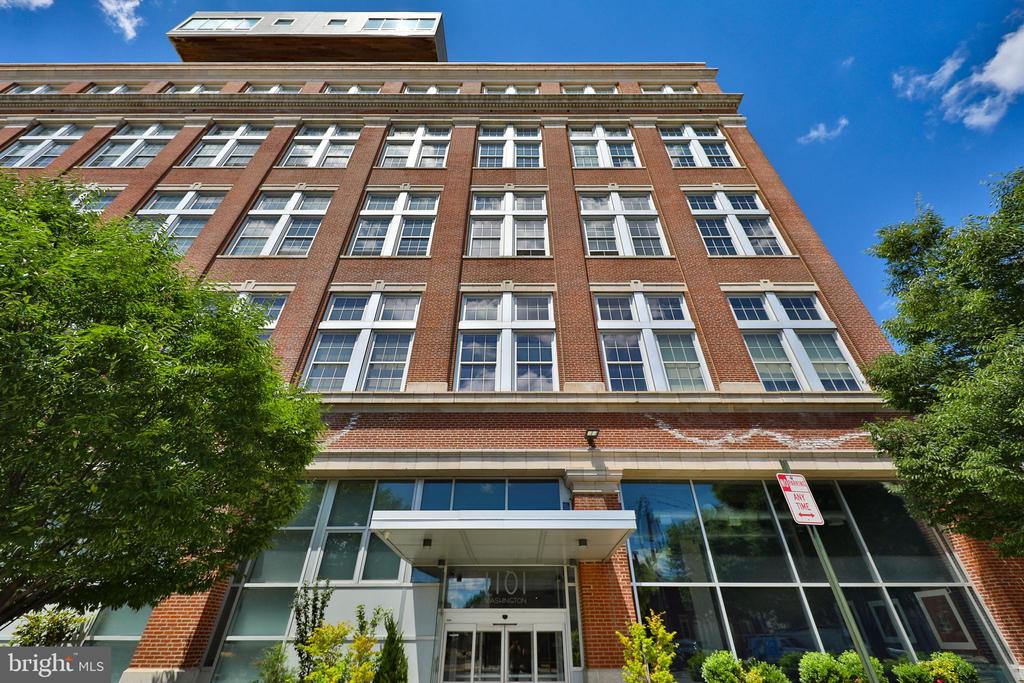 1101 Washington Ave #104