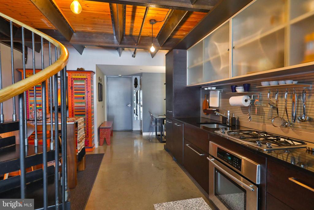 1101 Washington Ave #104