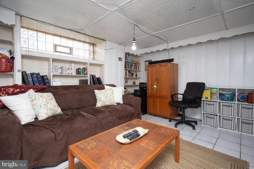2123 Longshore Ave