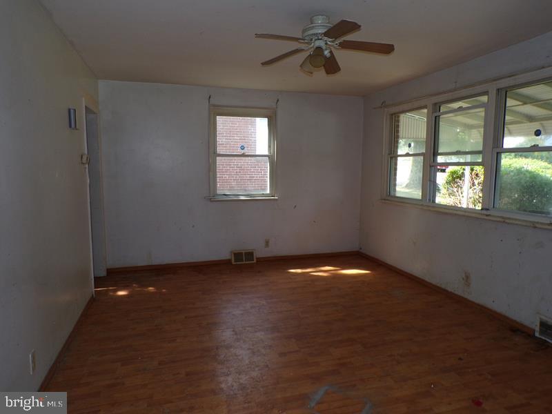 682 Rennard St
