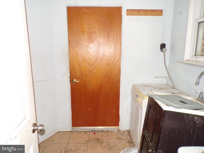 682 Rennard St