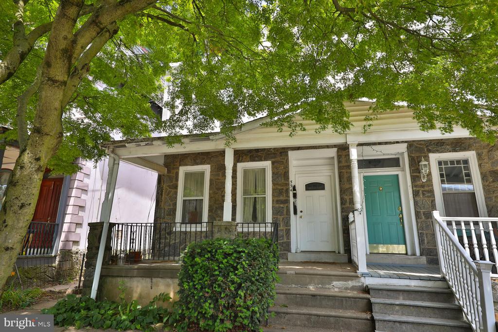 534 Leverington Ave