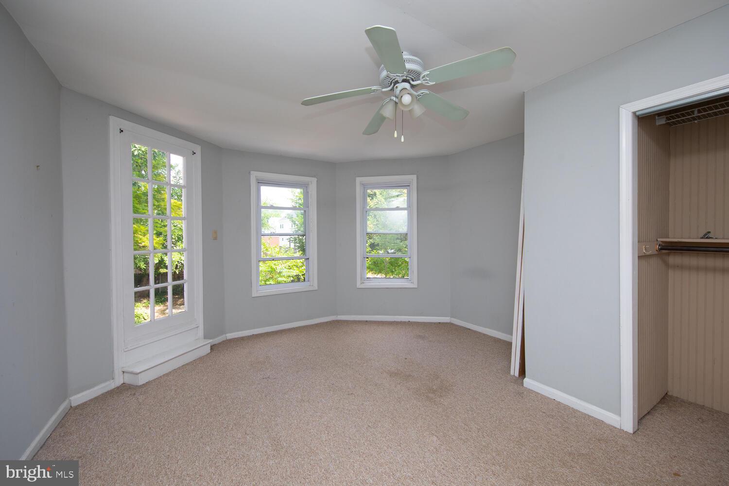 534 Leverington Ave