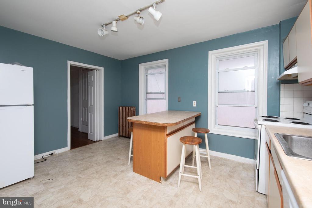 534 Leverington Ave