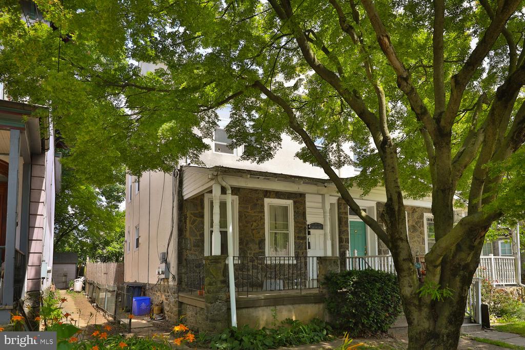 534 Leverington Ave