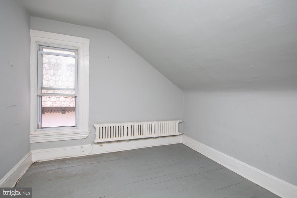 534 Leverington Ave