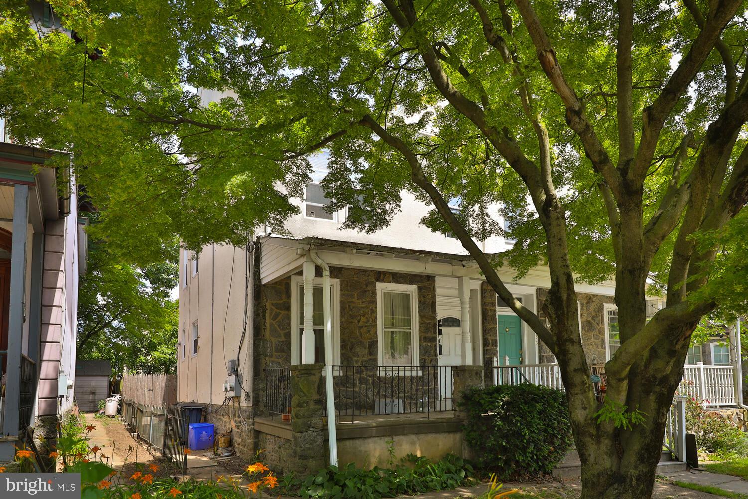 534 Leverington Ave