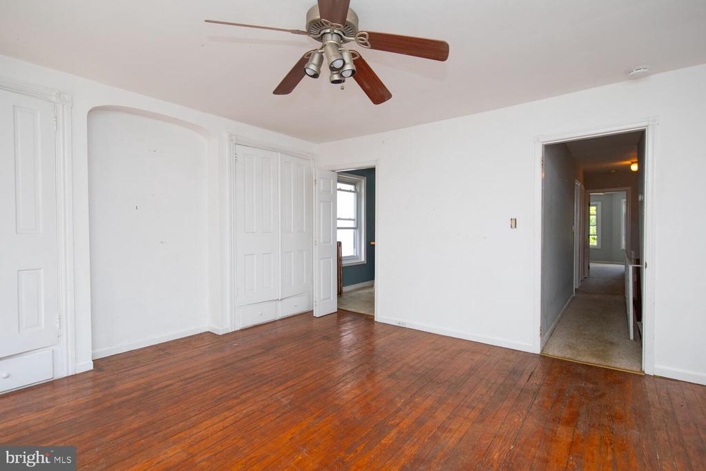 534 Leverington Ave