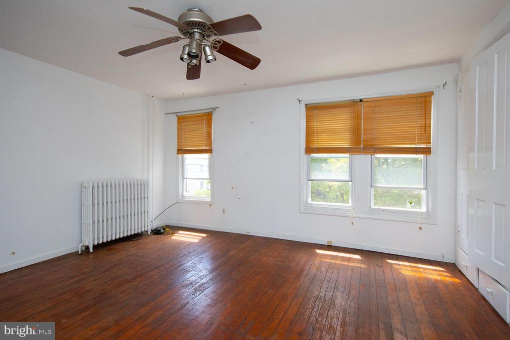 534 Leverington Ave