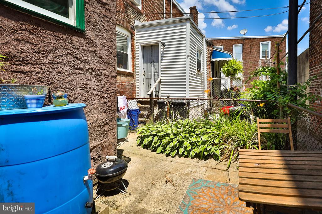 206 E Hortter St