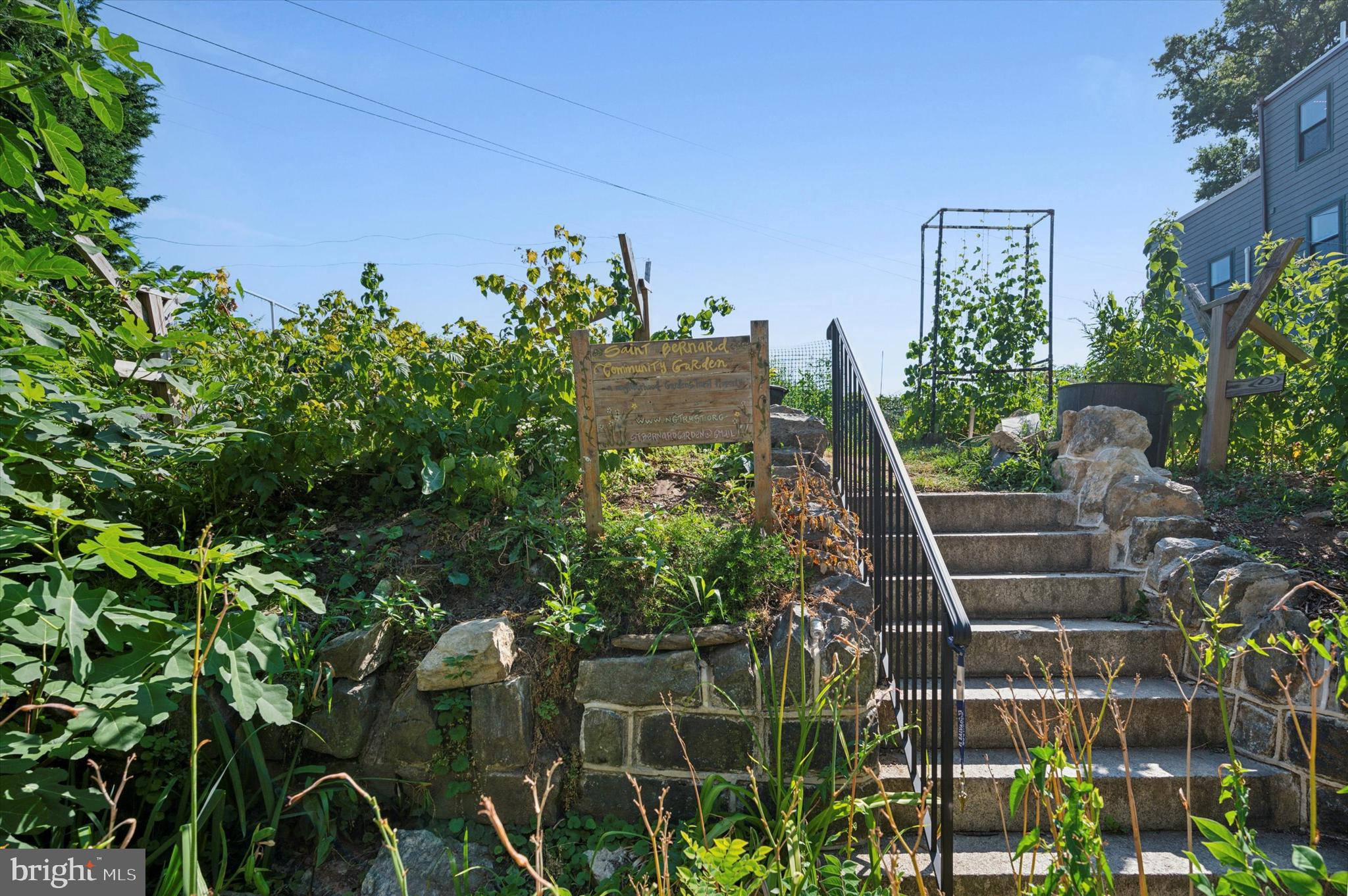 1011 S Saint Bernard St