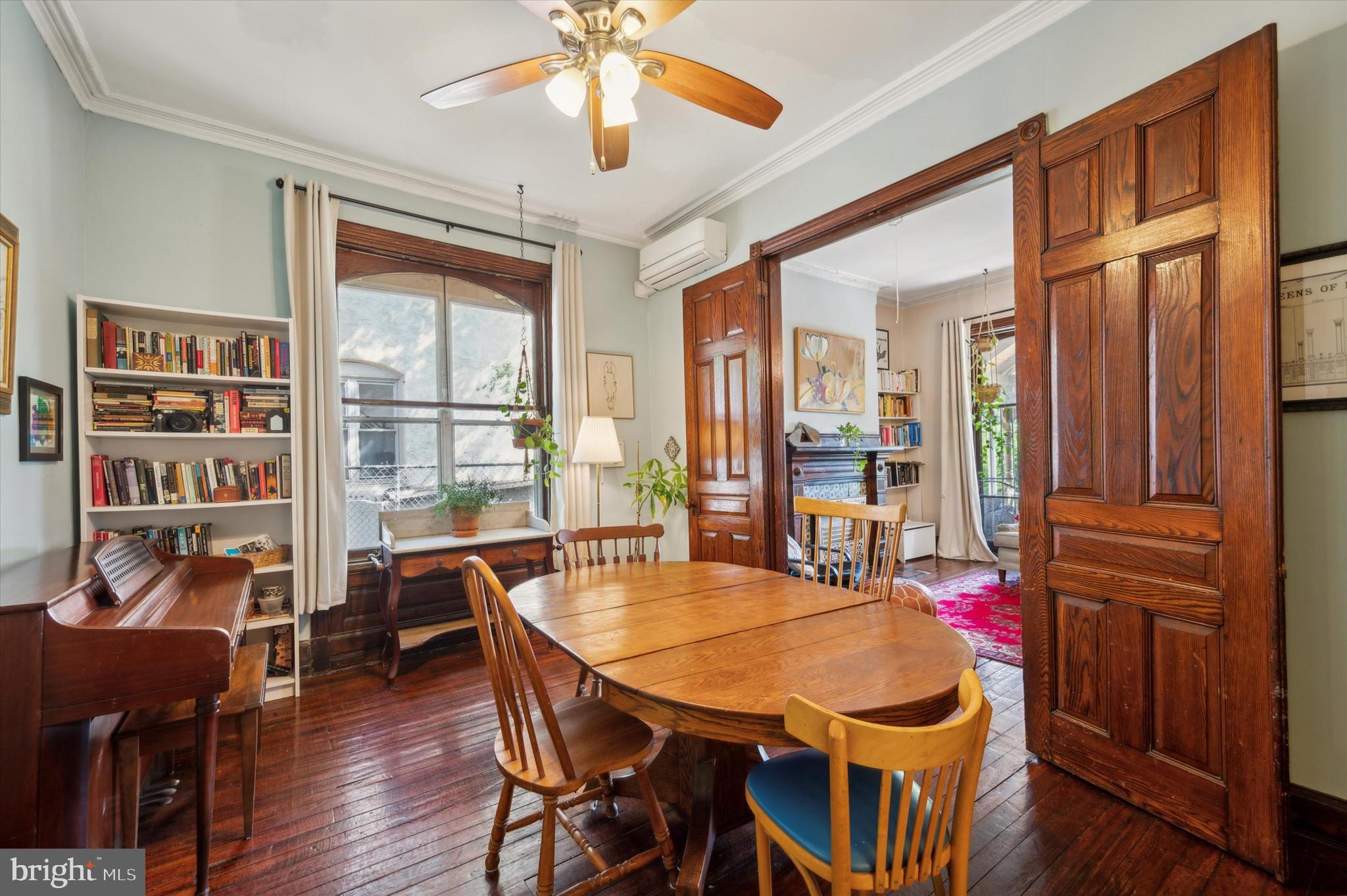 1011 S Saint Bernard St