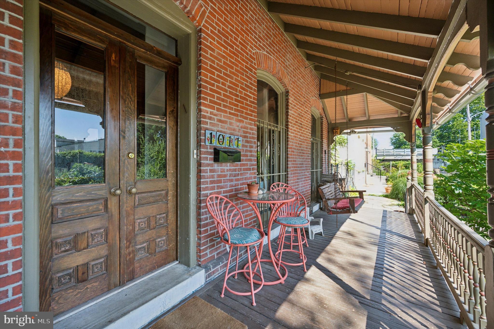 1011 S Saint Bernard St