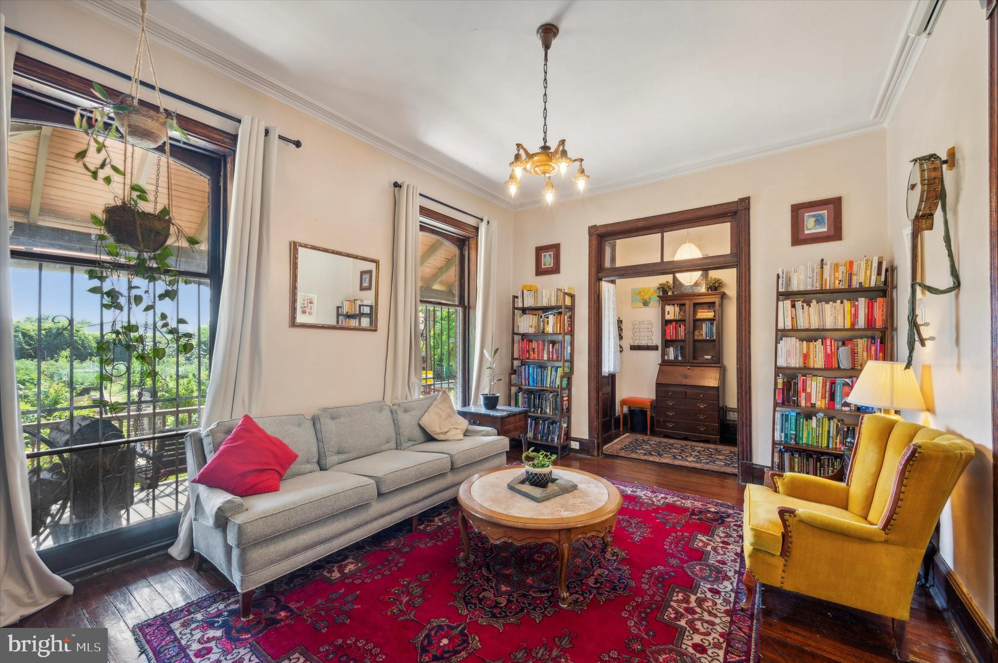 1011 S Saint Bernard St