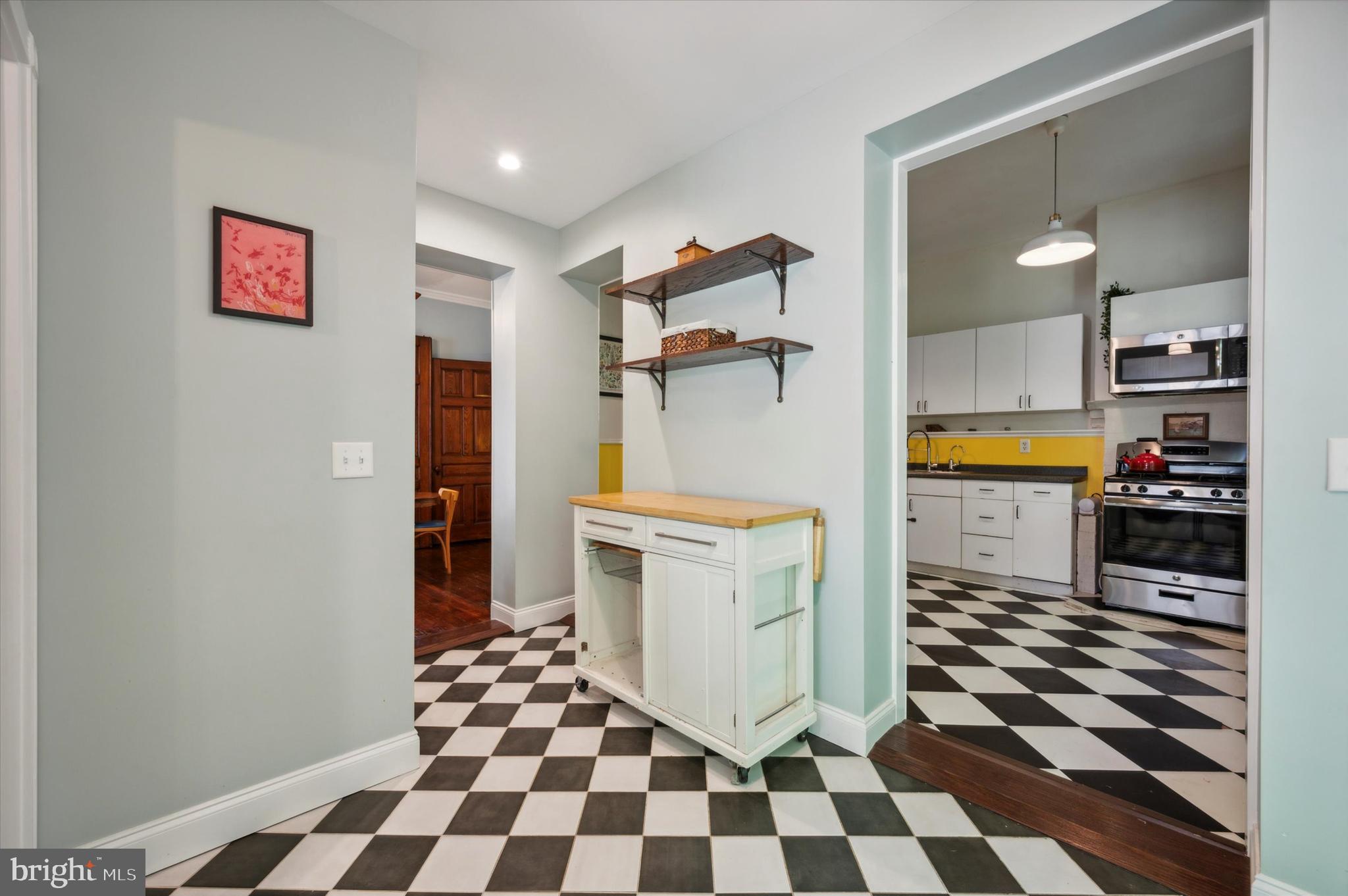 1011 S Saint Bernard St