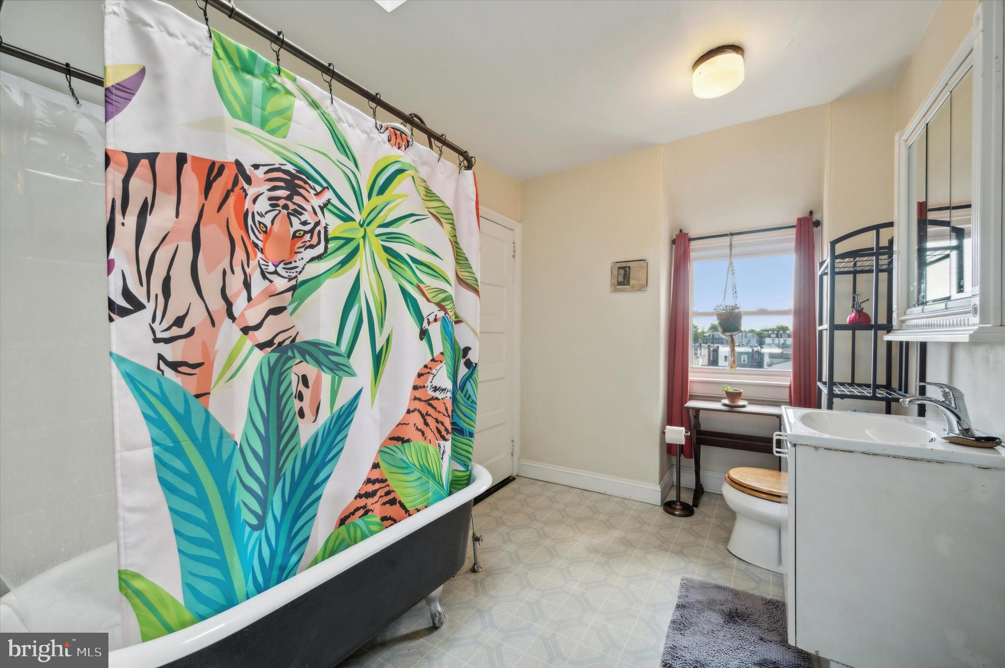 1011 S Saint Bernard St