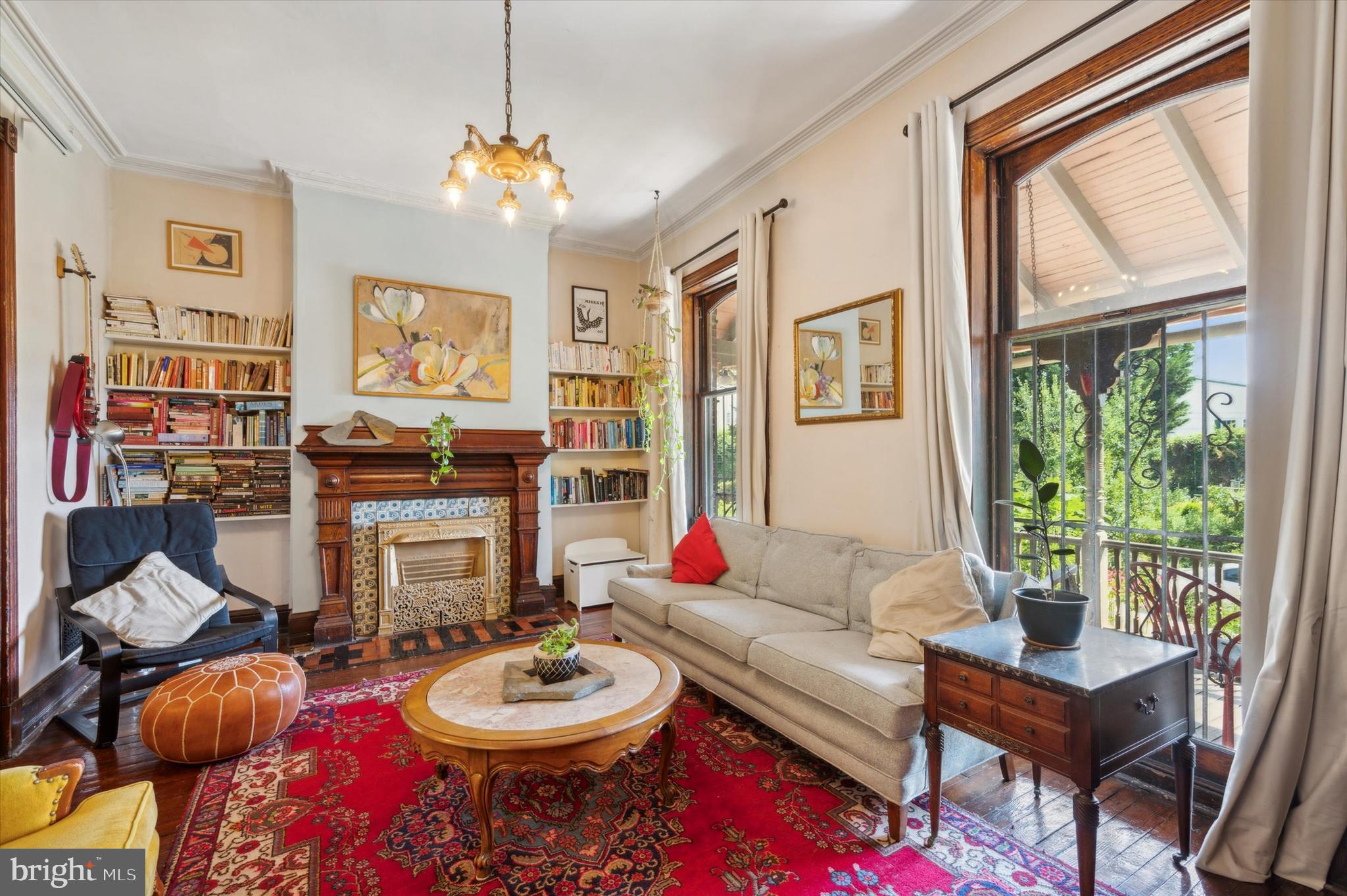 1011 S Saint Bernard St