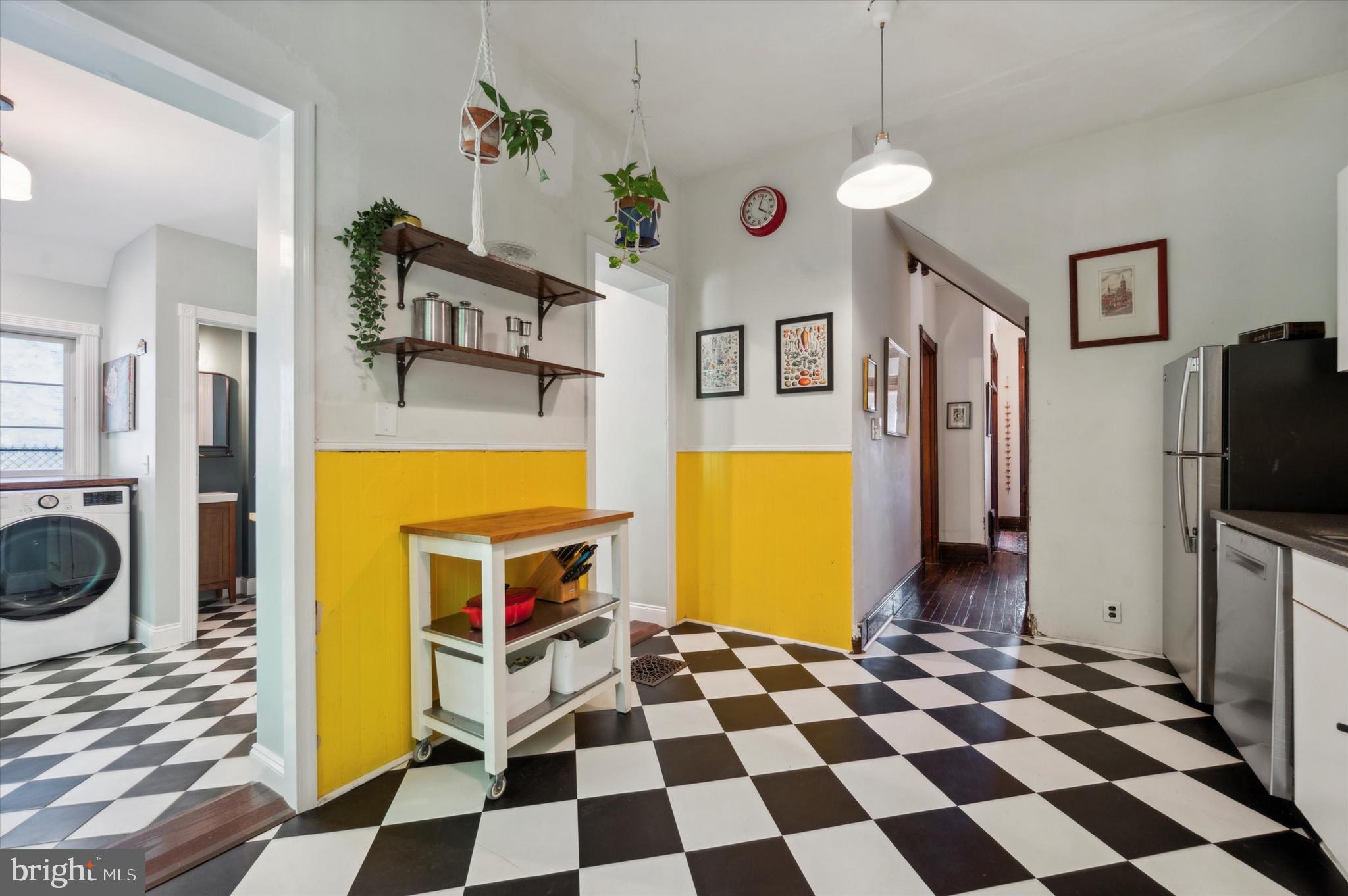 1011 S Saint Bernard St