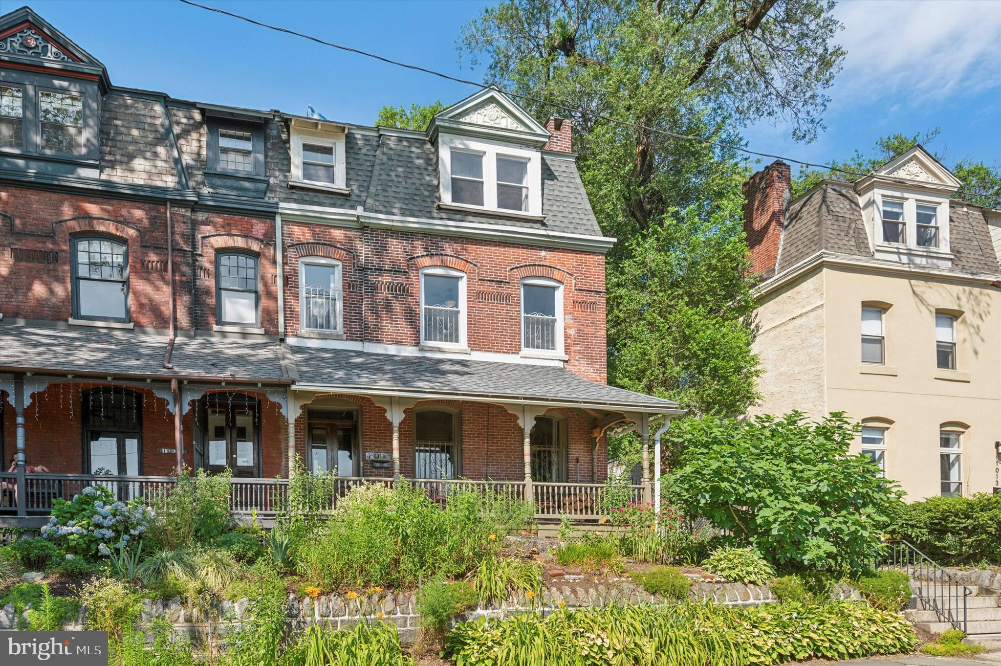 1011 S Saint Bernard St