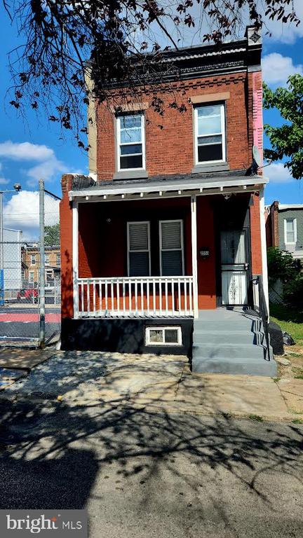 2553 N NAPA ST