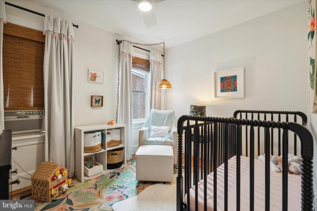 652 W Johnson St