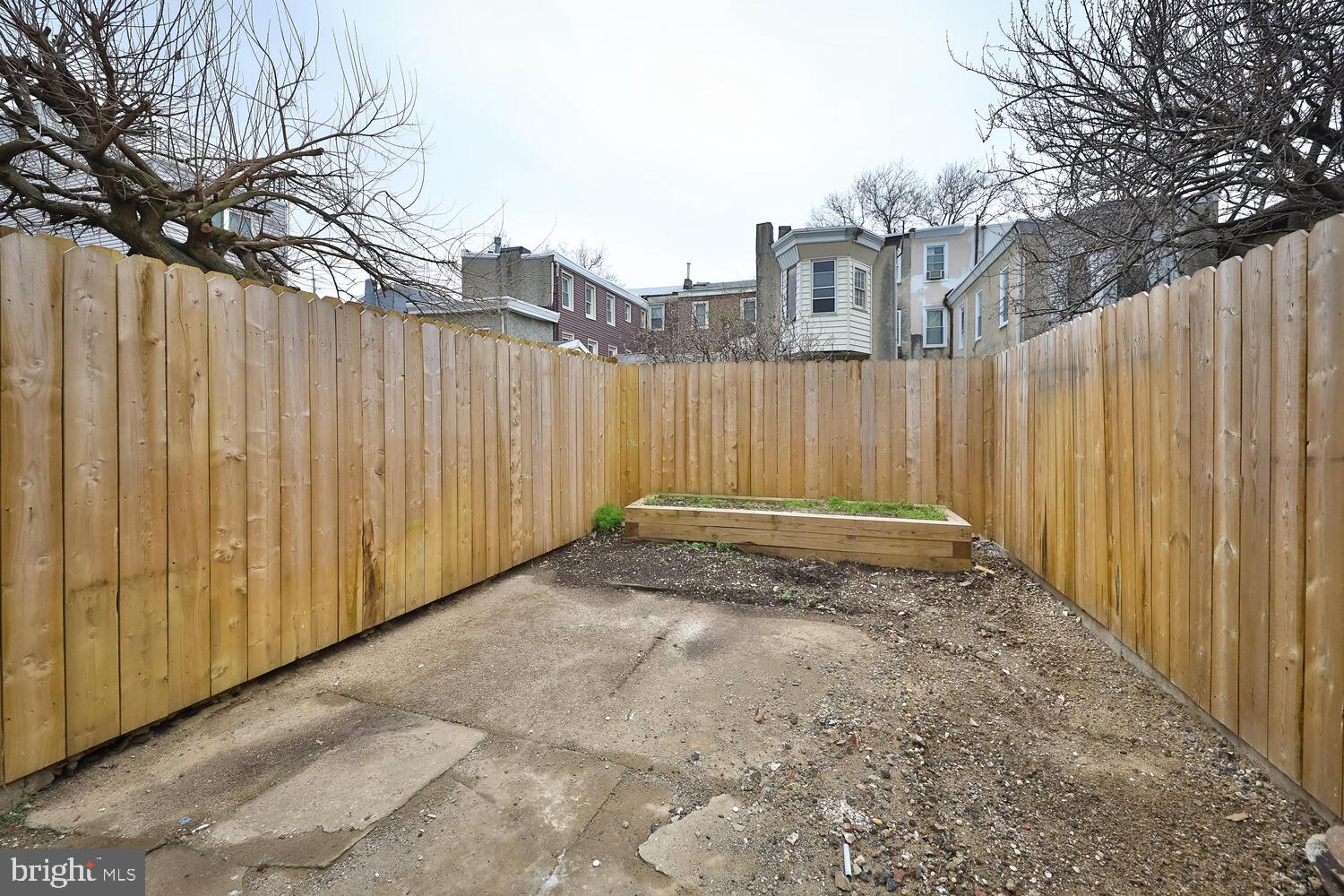 1308 E OXFORD ST