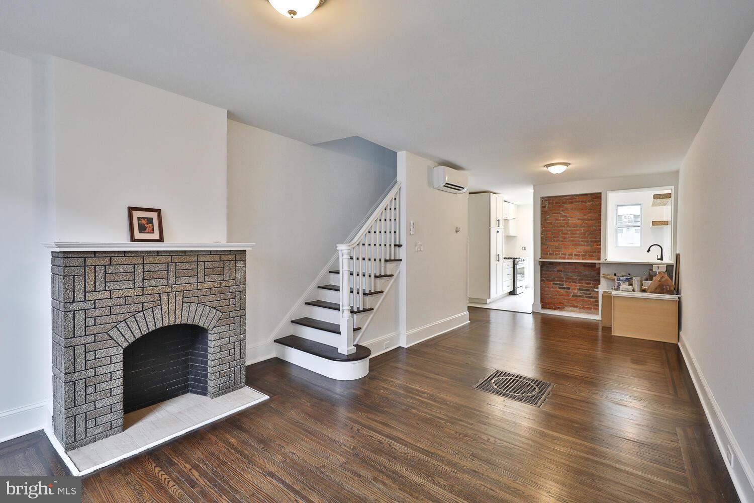 1308 E OXFORD ST