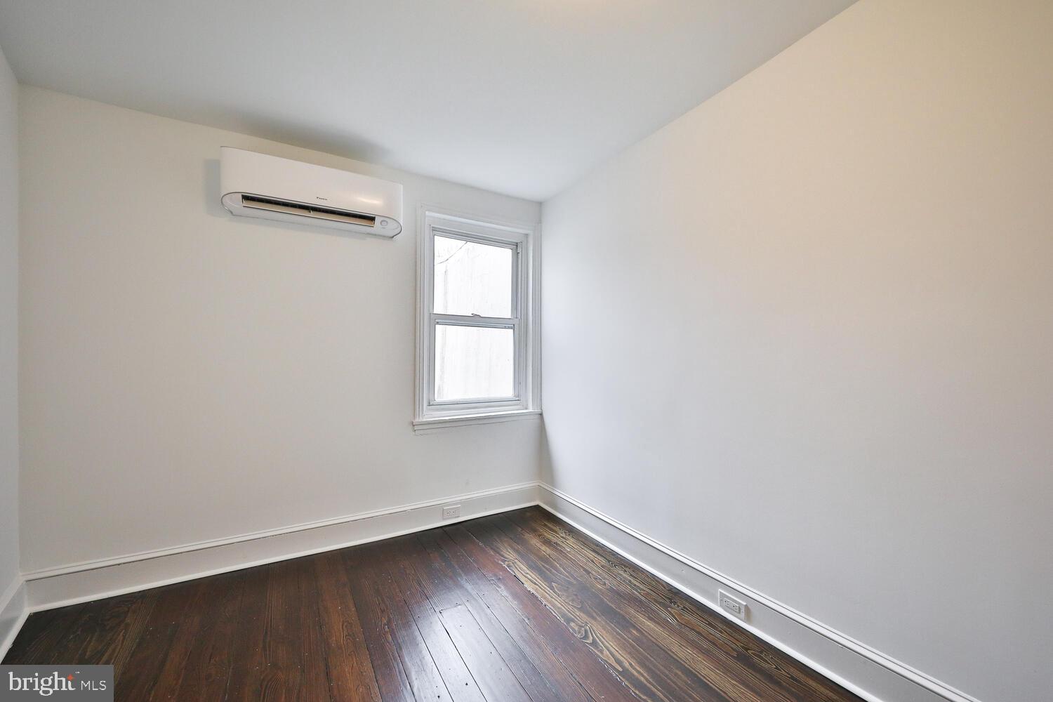 1308 E OXFORD ST