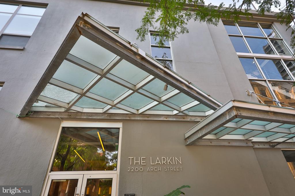2200-28 Arch St #1105