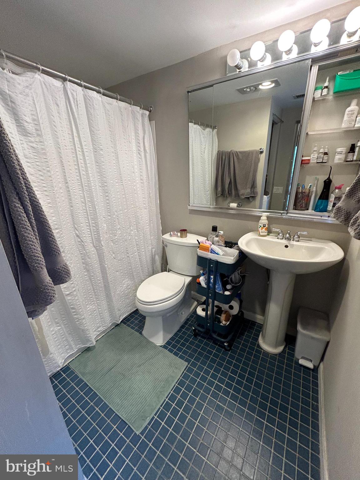 937 SPRUCE ST #APT 2
