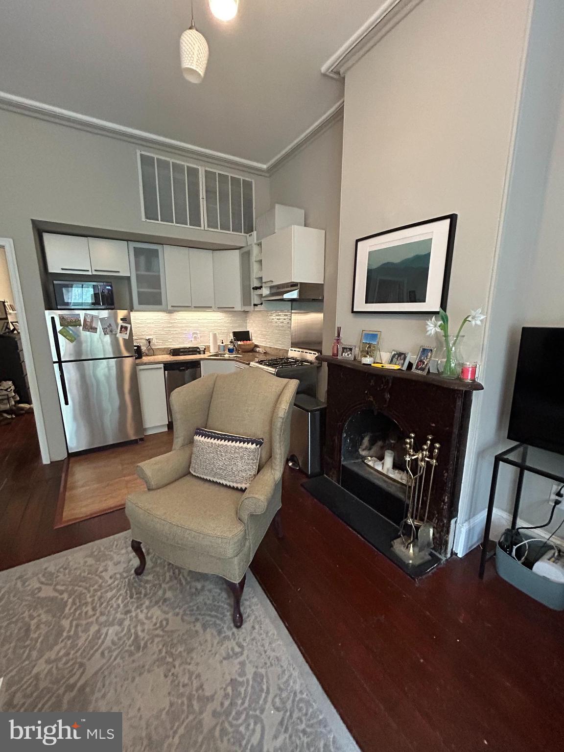 937 SPRUCE ST #APT 2