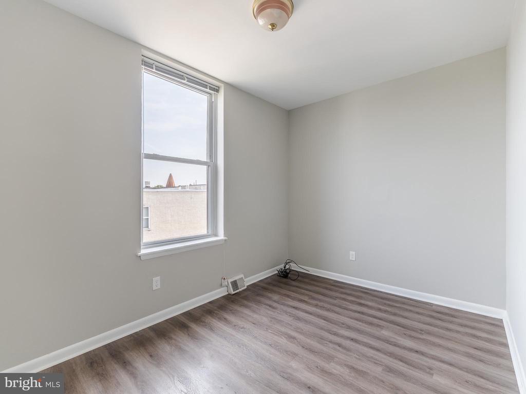 1707 W DIAMOND ST #2