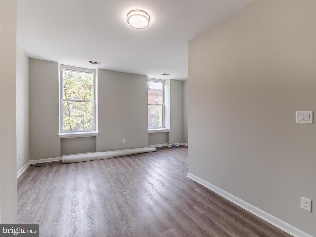 1707 W DIAMOND ST #2
