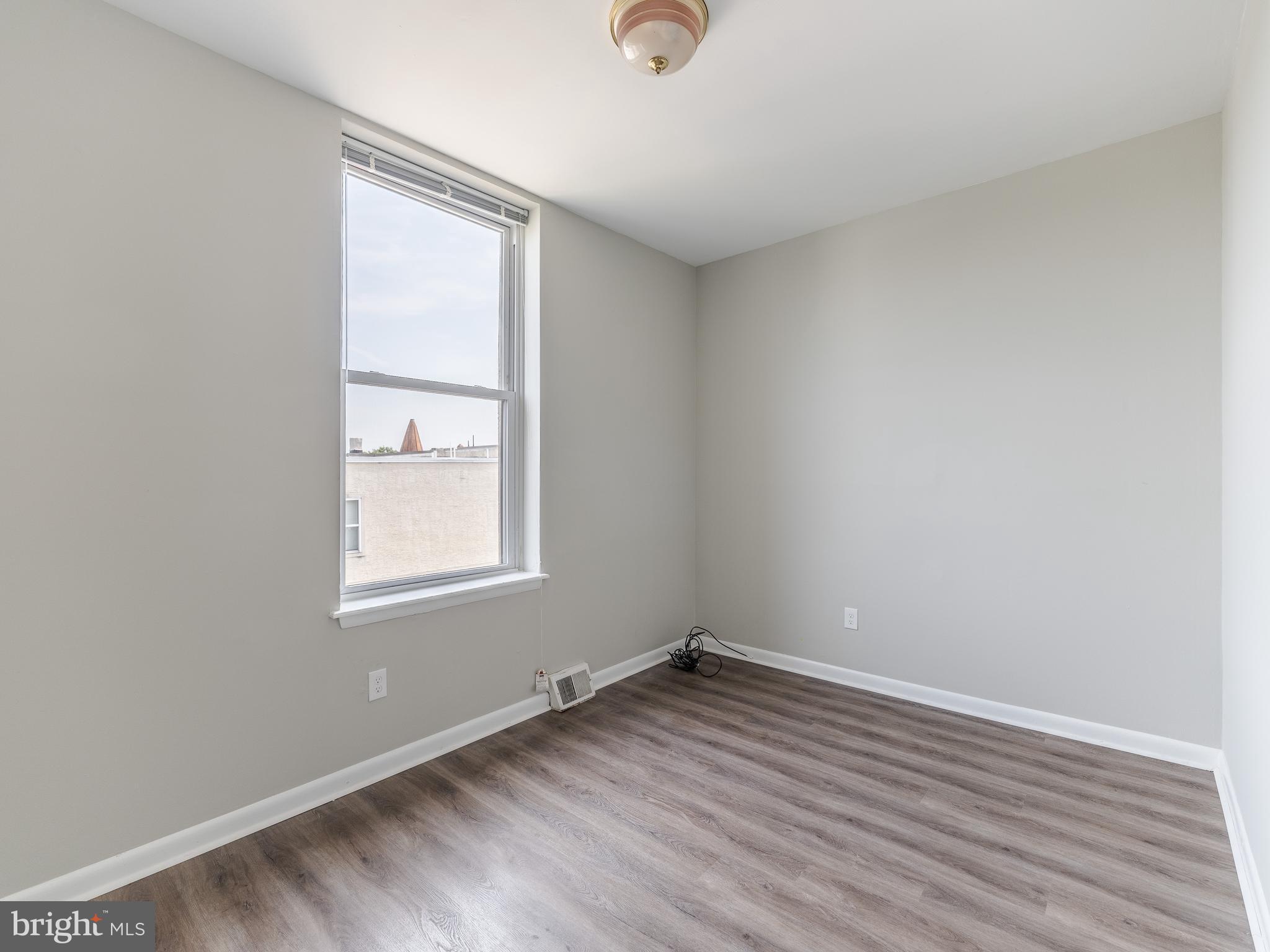 1707 W DIAMOND ST #2
