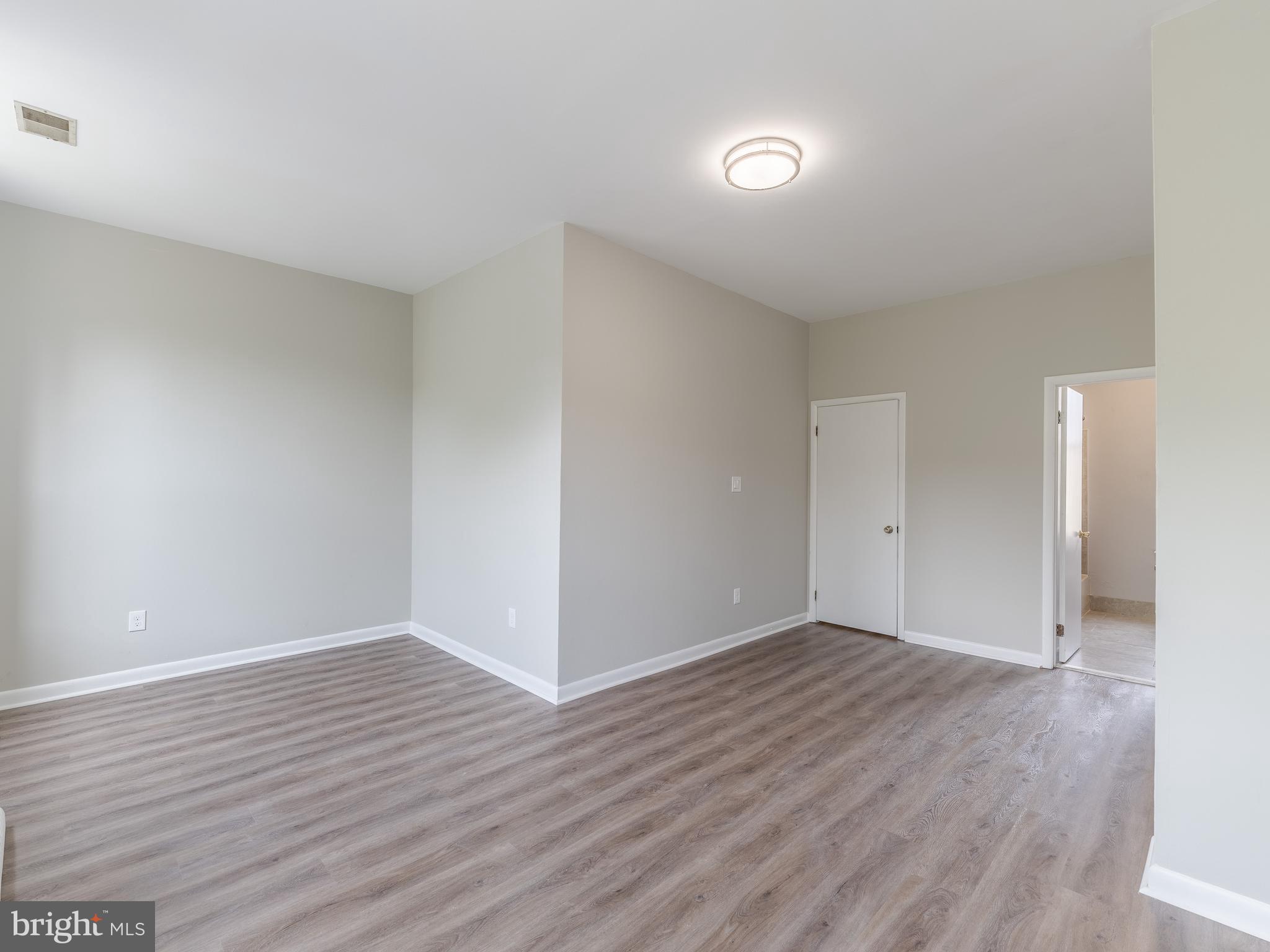 1707 W DIAMOND ST #2