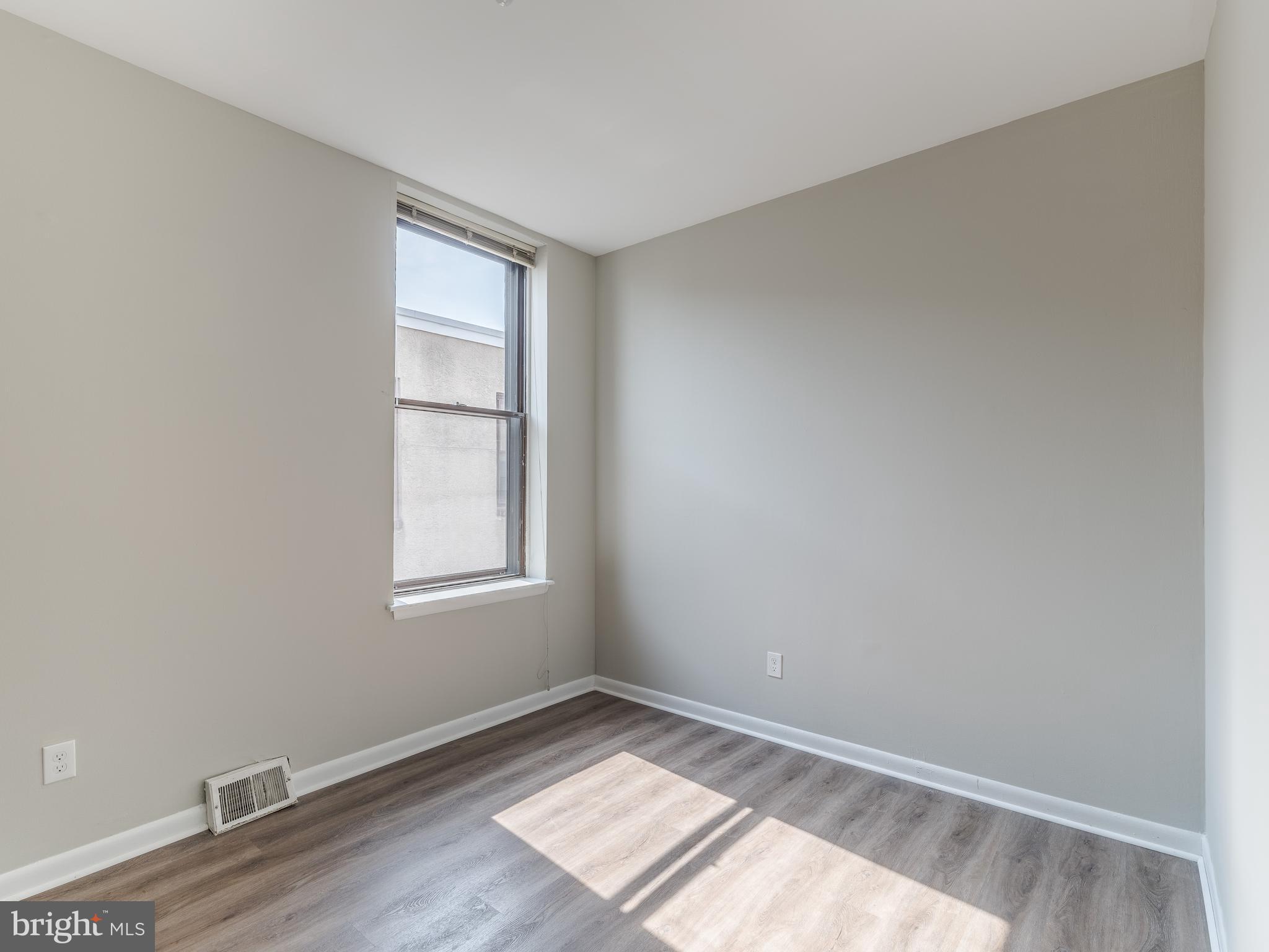 1707 W DIAMOND ST #2