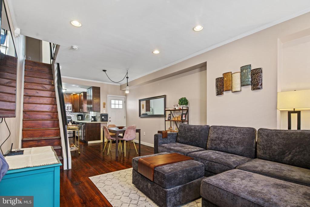116 W MONTGOMERY AVENUE