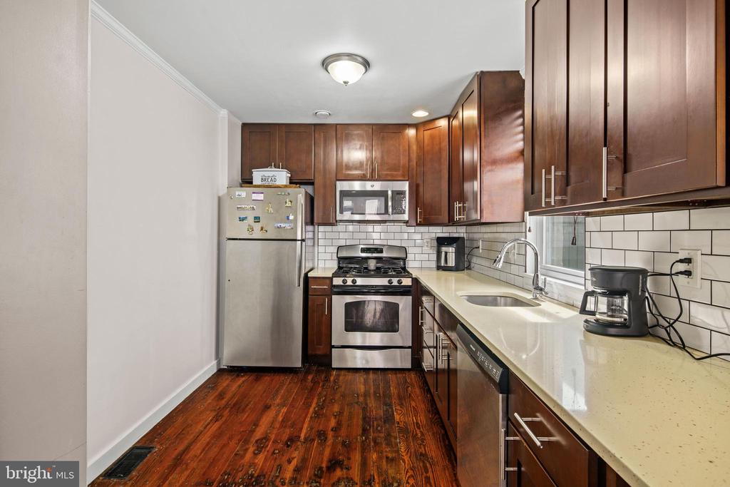 116 W MONTGOMERY AVENUE