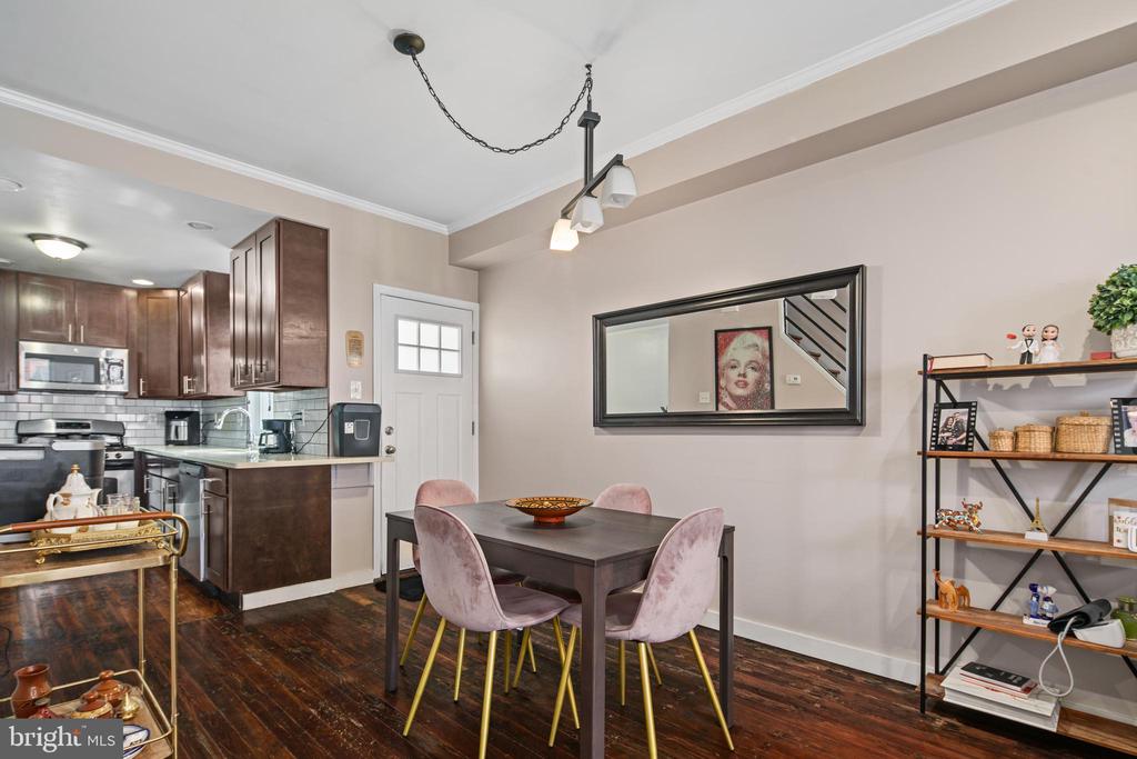 116 W MONTGOMERY AVENUE