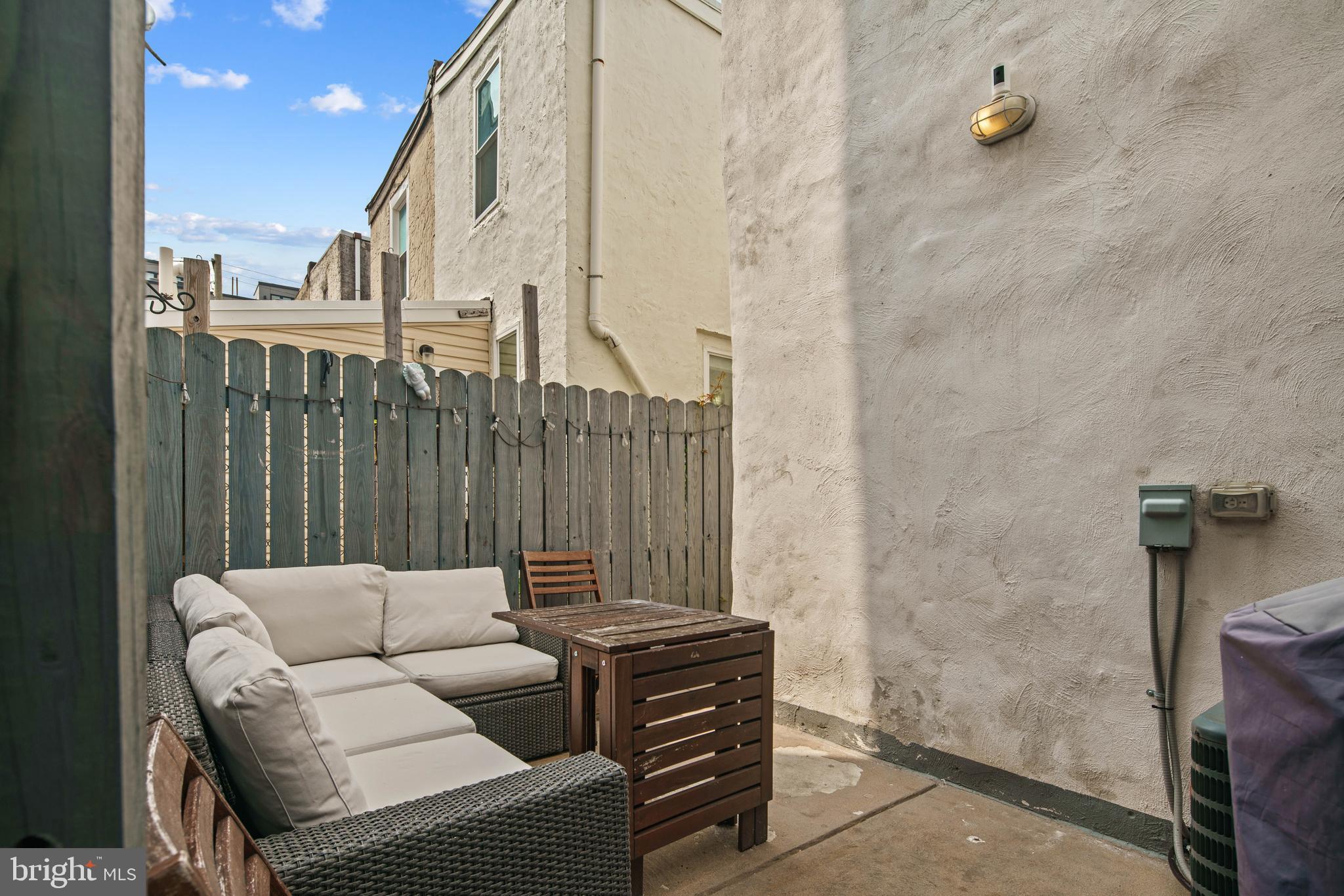 116 W MONTGOMERY AVENUE