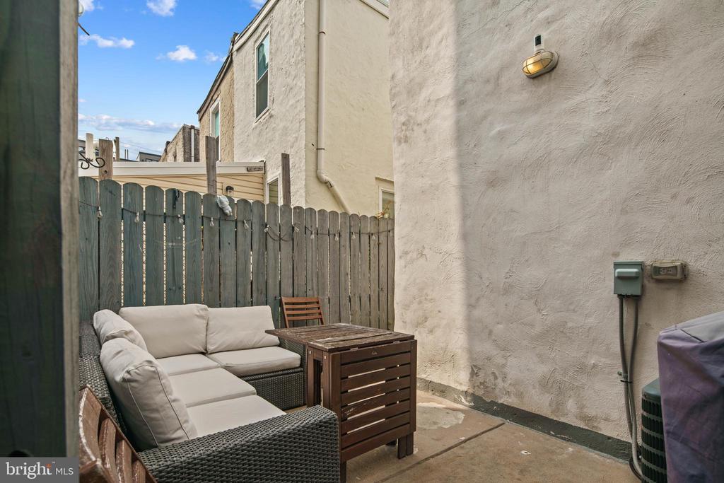 116 W MONTGOMERY AVENUE