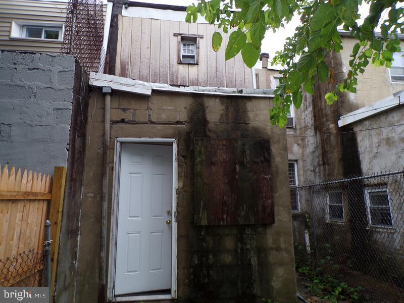 1918 Brunner St