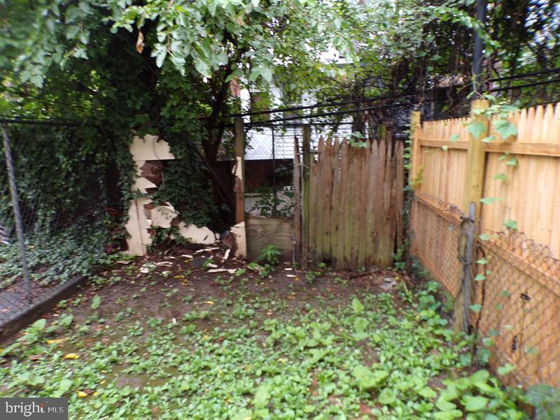 1918 Brunner St