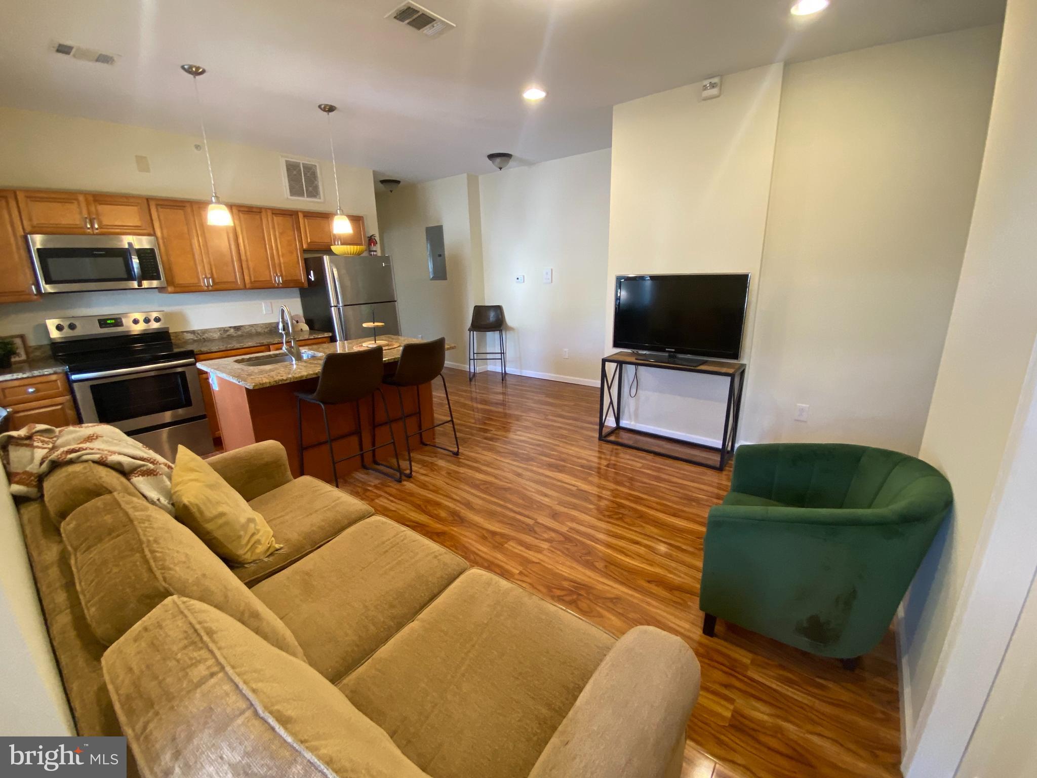 240 W RITTENHOUSE ST ##3