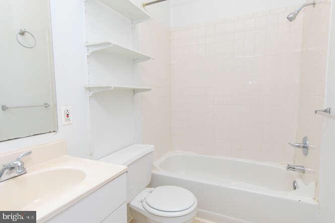 4241 RIDGE AVE #B