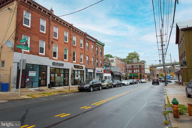 4241 RIDGE AVE #B