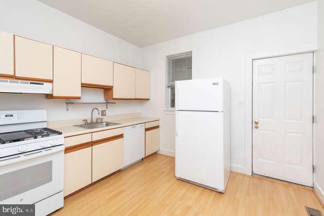 4241 RIDGE AVE #B