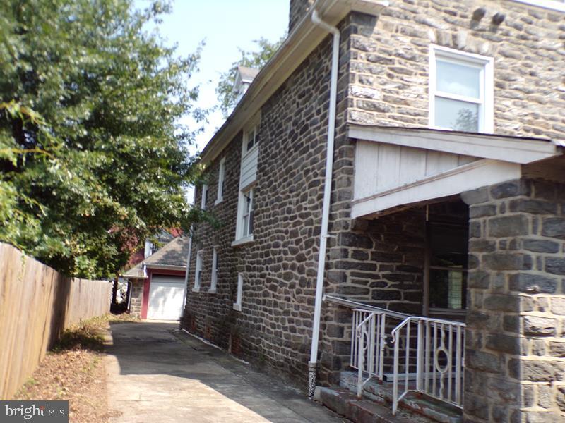 2217-23 Georges Ln